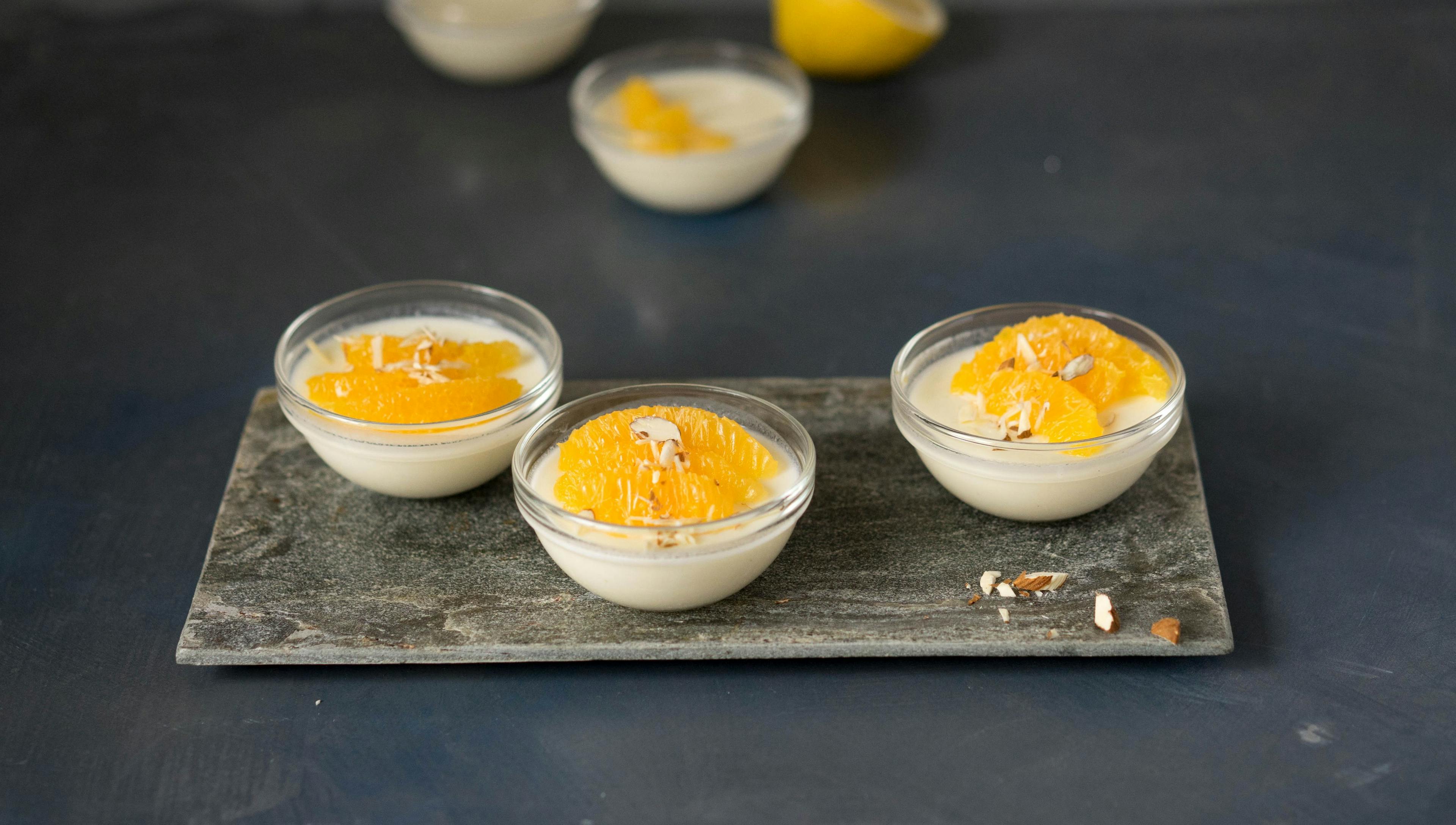 Panna cotta med yoghurt og appelsin