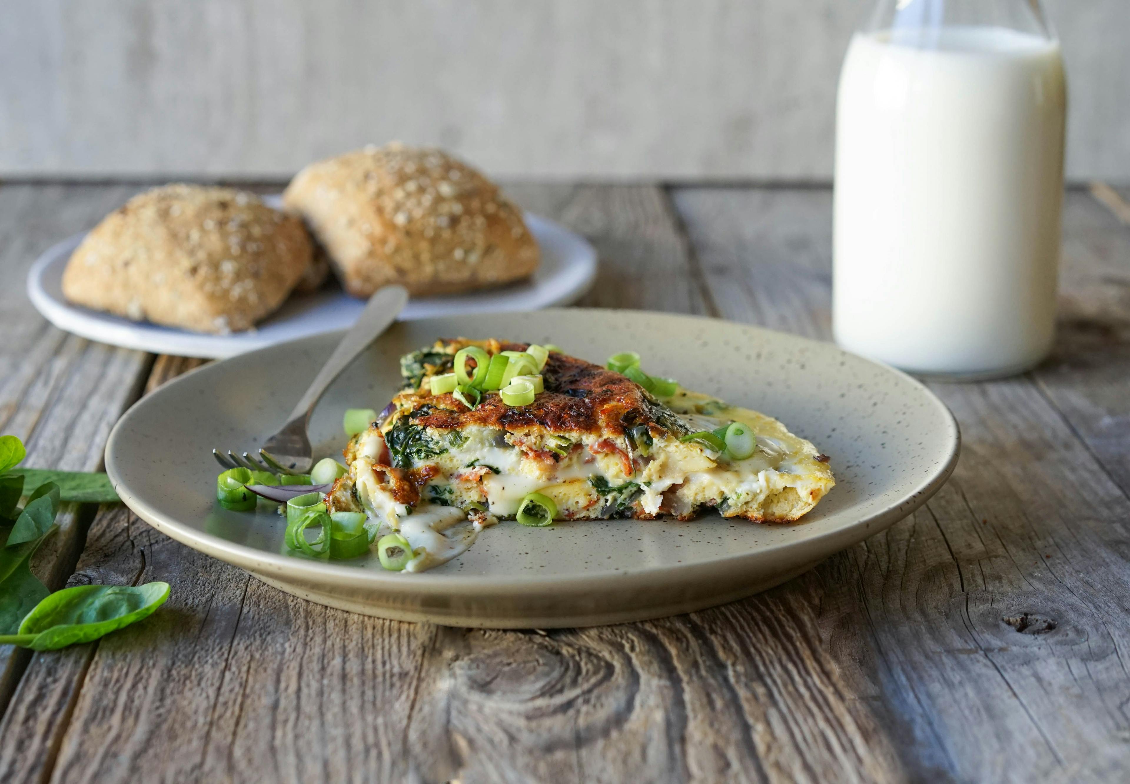 Saftig omelett med chorizo og smøreost 