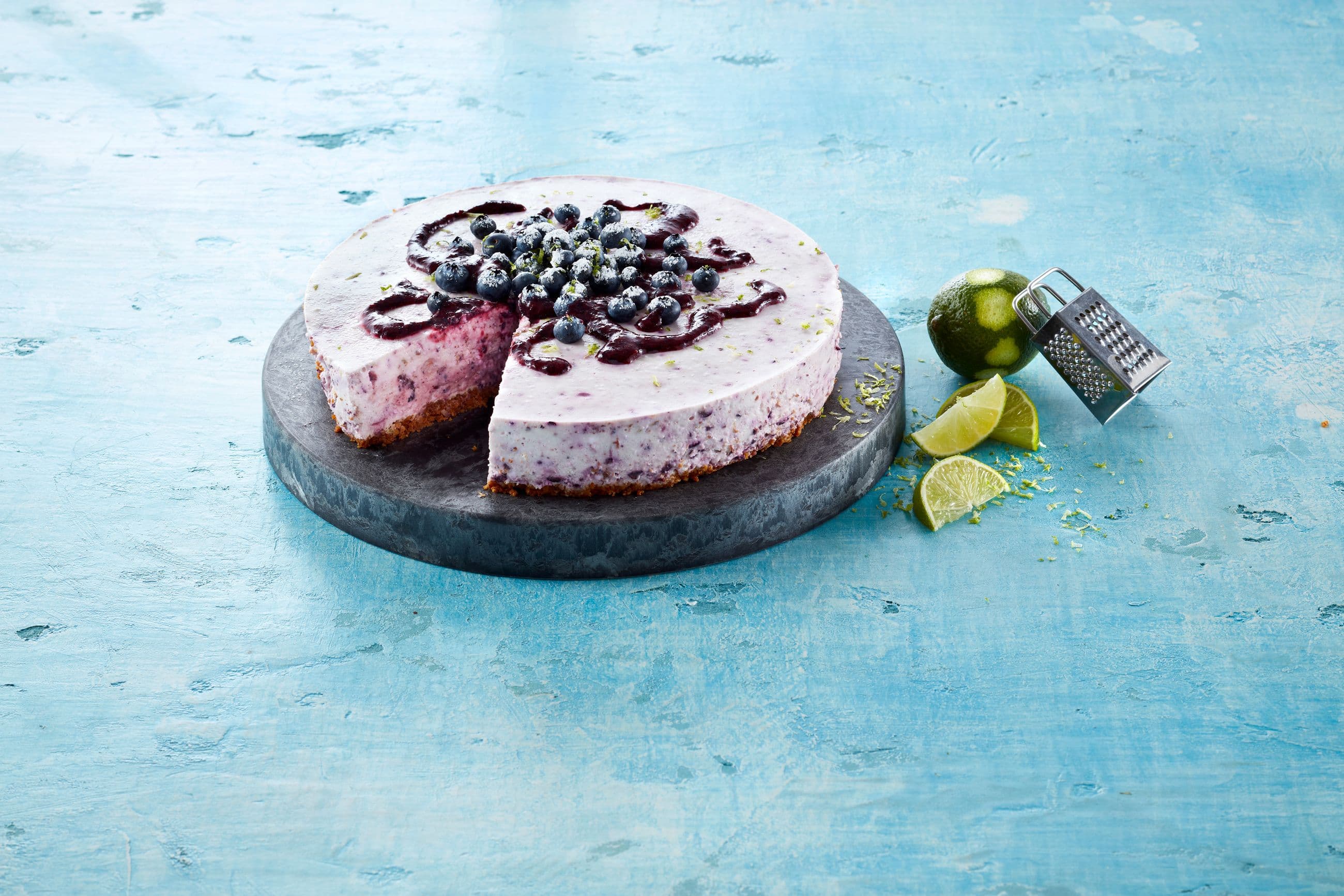 Ostekake med blåbær og lime