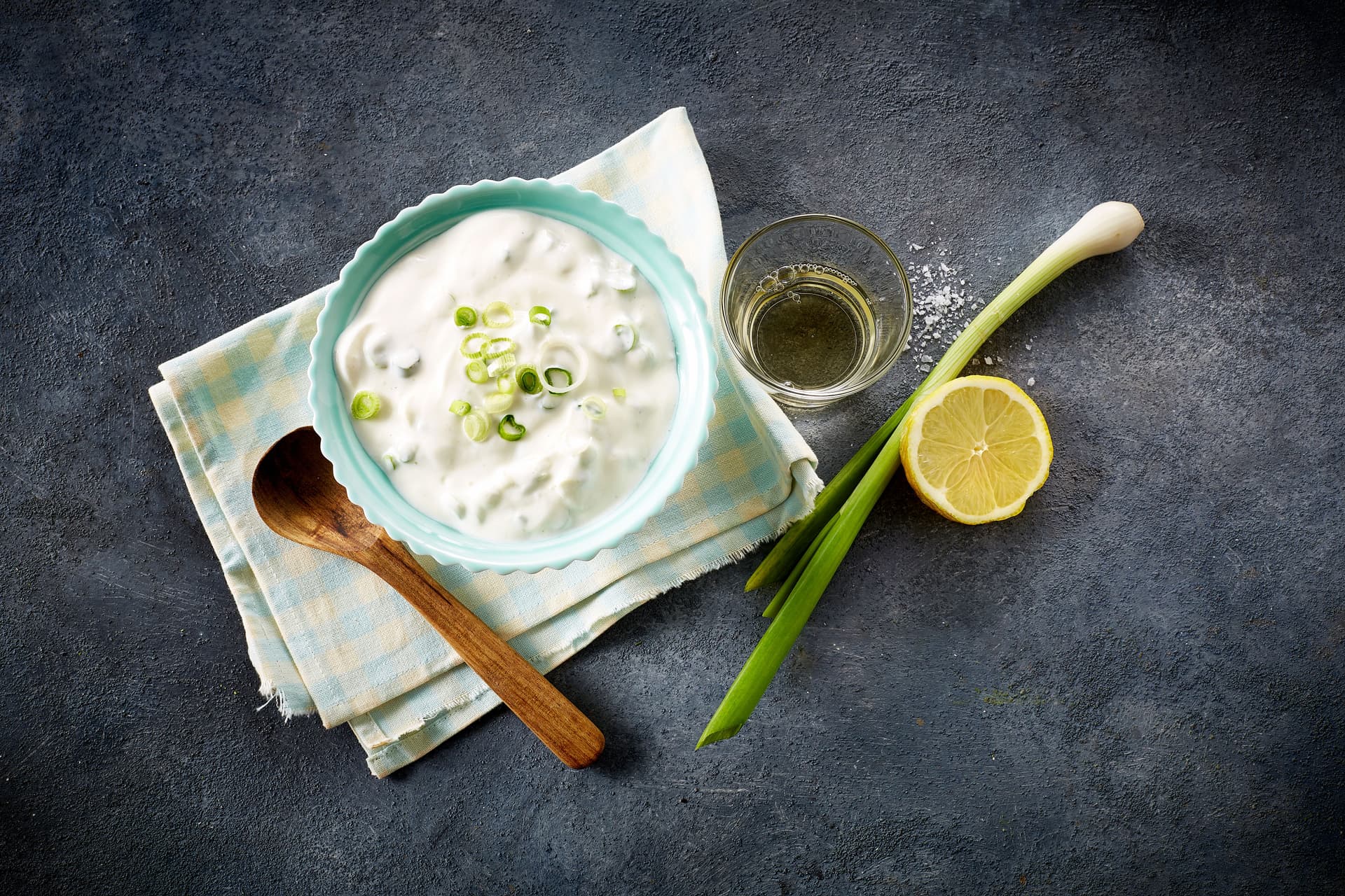 Frisk dressing til spekemat