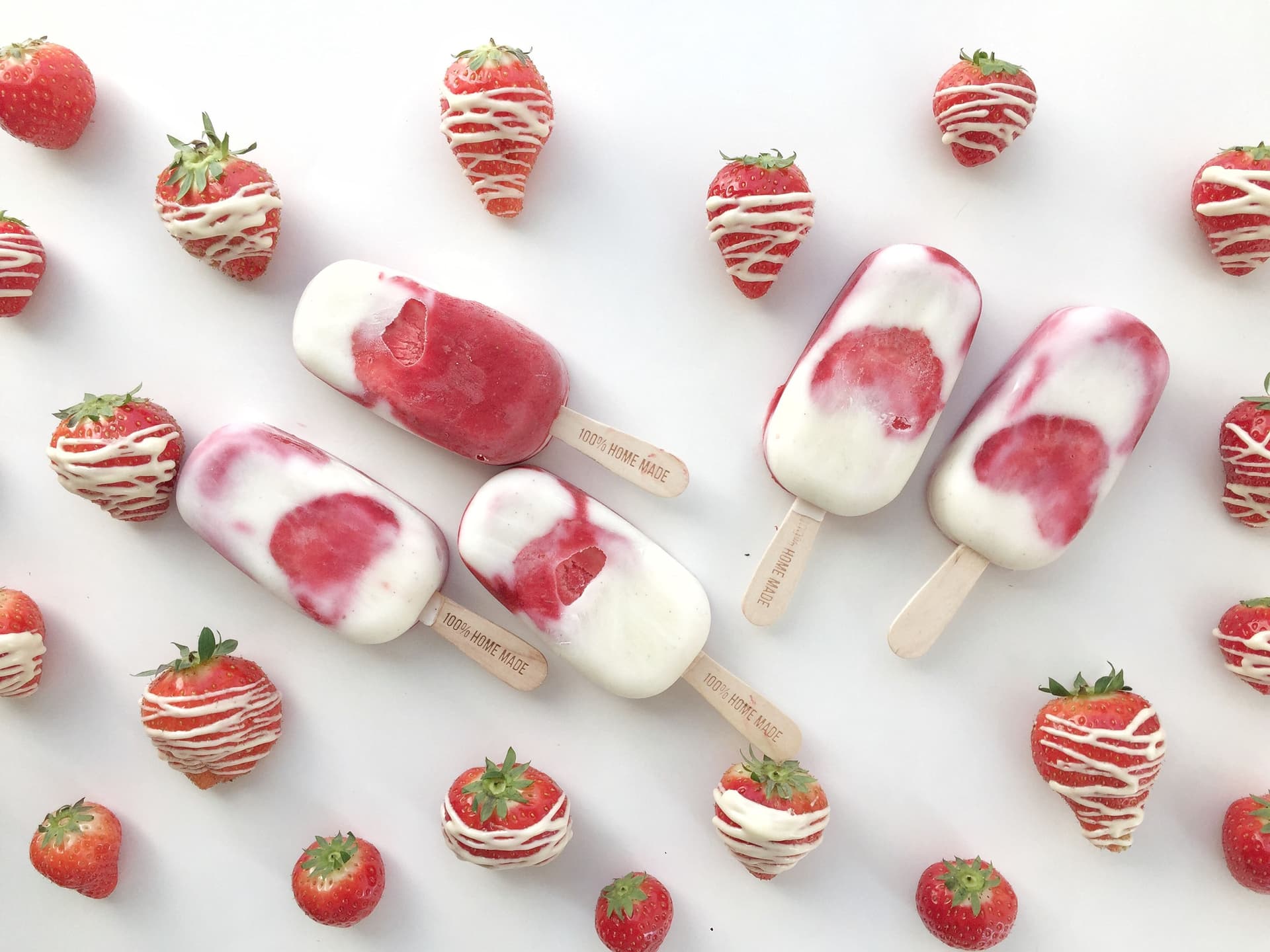 Ispinner med rørte jordbær