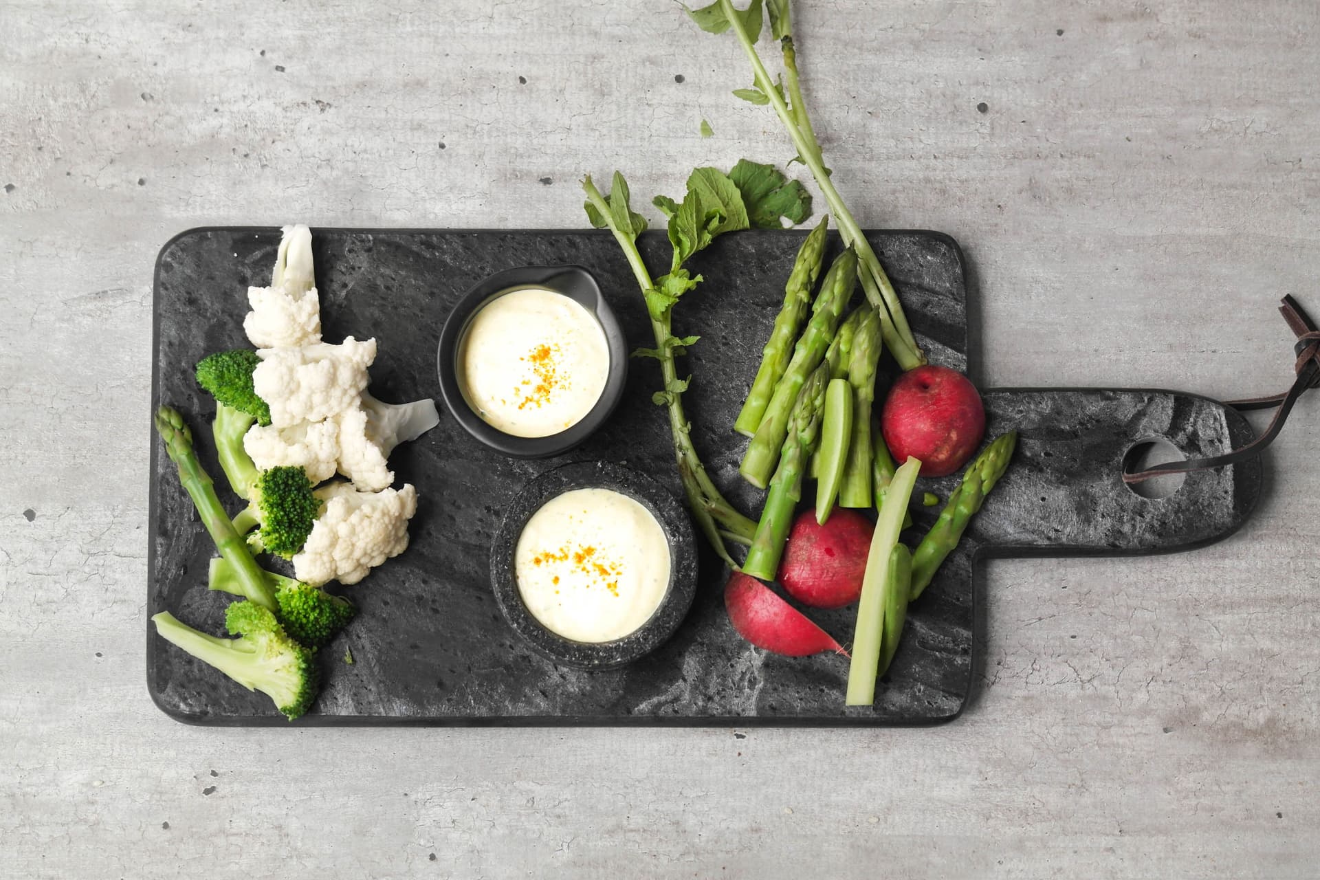 Dipp med gurkemeie, appelsin og pepper